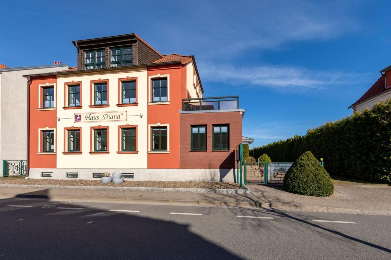 Haus Diana - Perlhuhn Apartment Варен Екстериор снимка